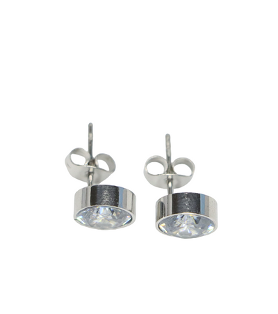 Stud earrings with zirconia